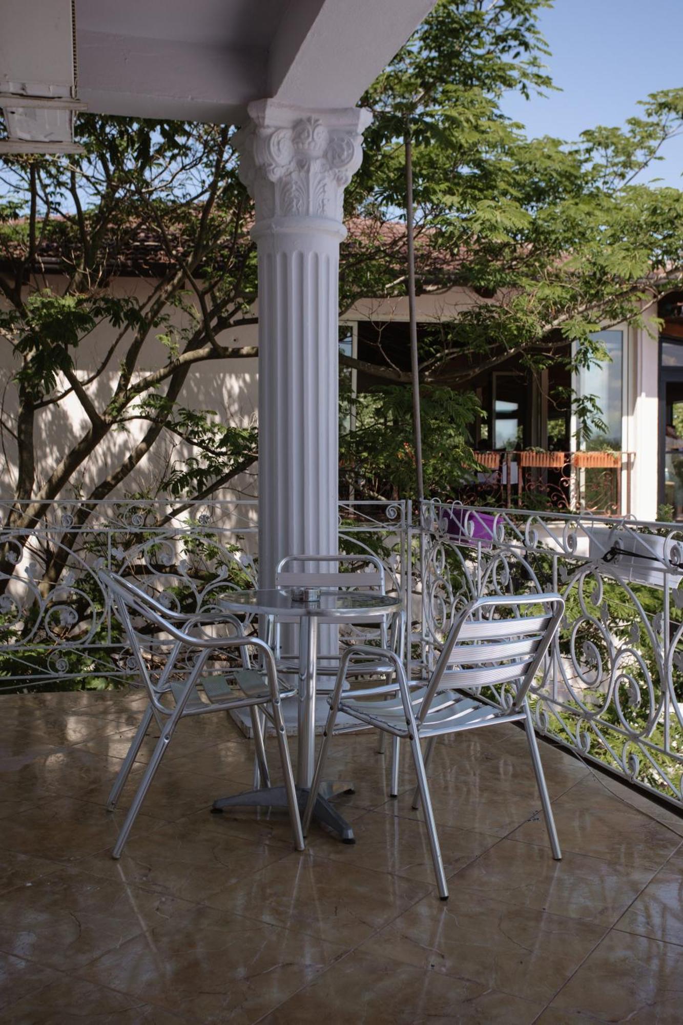 Hotel Shkodra Lake Shiroka Bagian luar foto